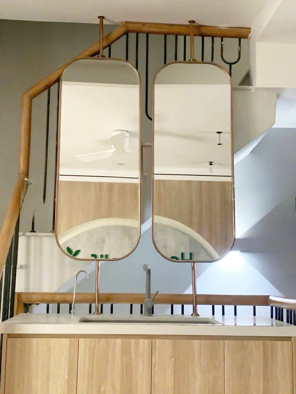 Gương nhà tắm viền inox 304 D179