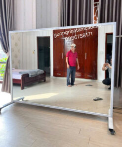 Gương Di Động có bánh xe dùng cho Phòng Tập Nhóm YOGA, GYM, TRANG ĐIỂM- Phôi gương Bỉ Nhập khẩu (AGC)