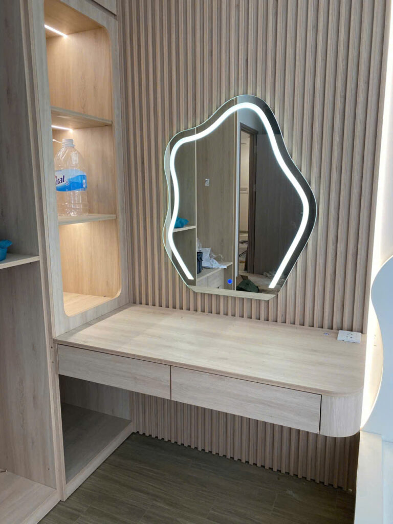 Gương nghệ thuật LED bất đối xứng