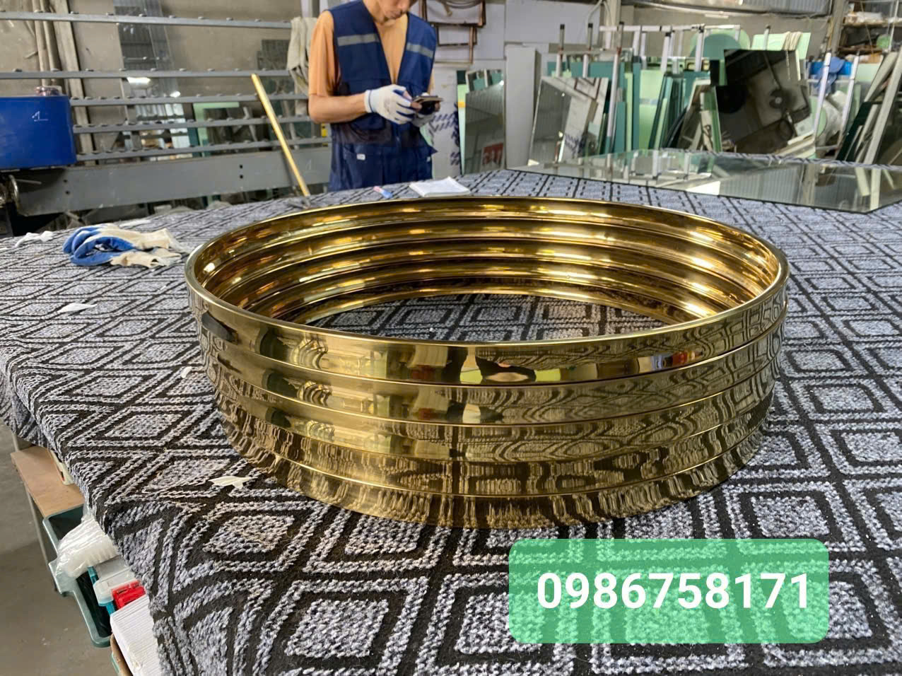 Khung gương mạ vàng PVD