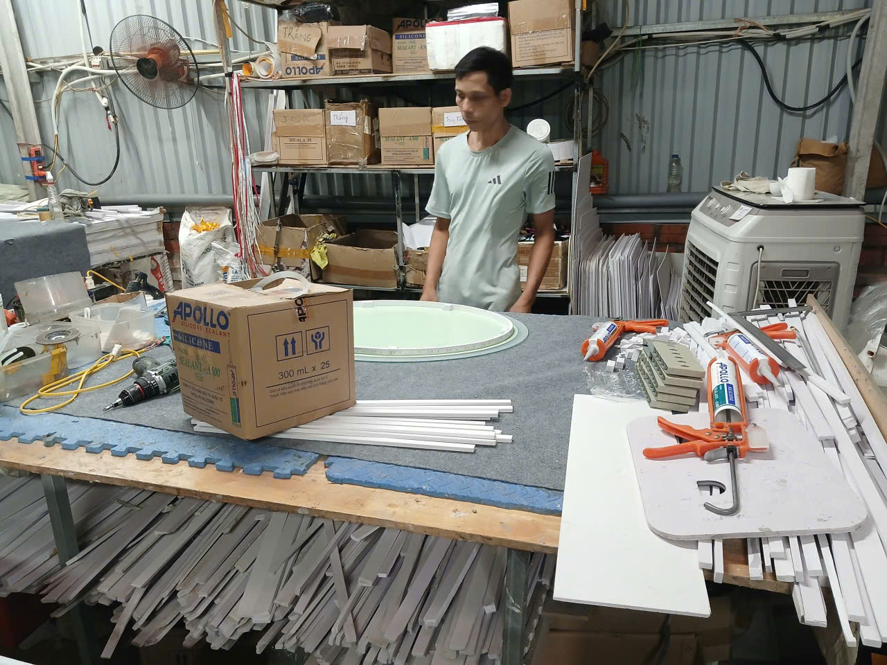 Xưởng gia công gương