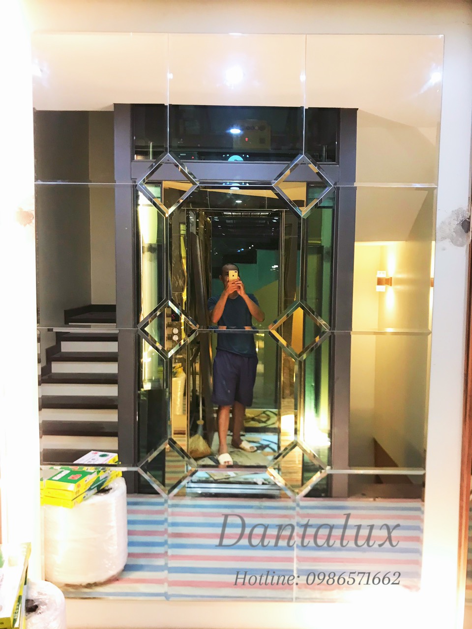 Gương Ghép Dán Tường Phòng Khách Màu Trắng D34